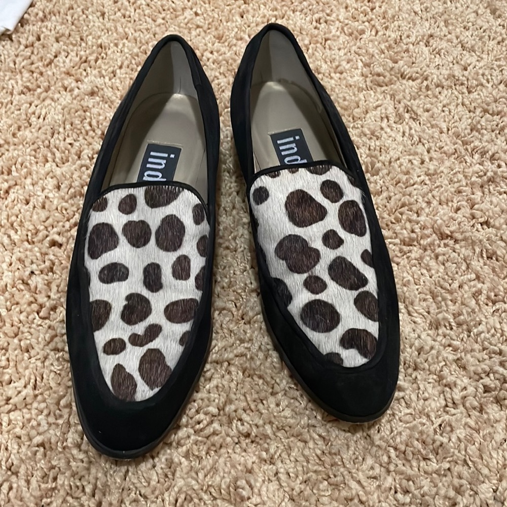 Indeed! Leather shoes size 6